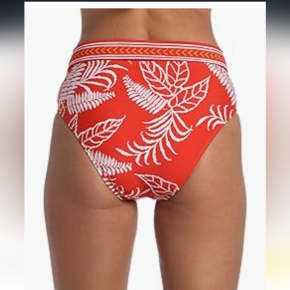 La Blanca NWOT Cross Over High Waist Bikini Swimsuit Bottom. Size 16 - Picture 13 of 13